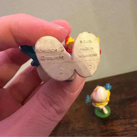 Vintage Smurf Mini Figures - Picture 10 of 11